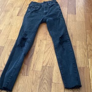 Black Aeropostale jeans, brand new and in good condition
